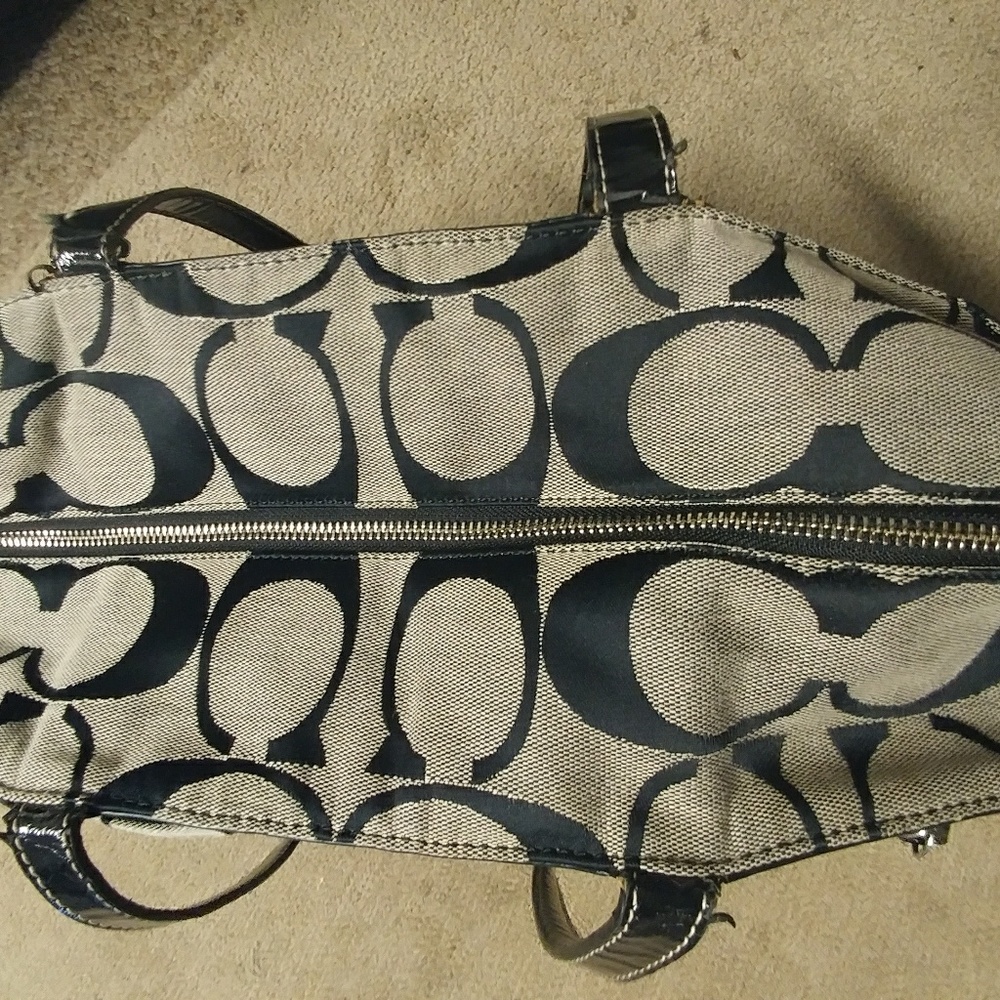 Coach tote bag ✨offers welcomed✨ - Picture 6 of 8